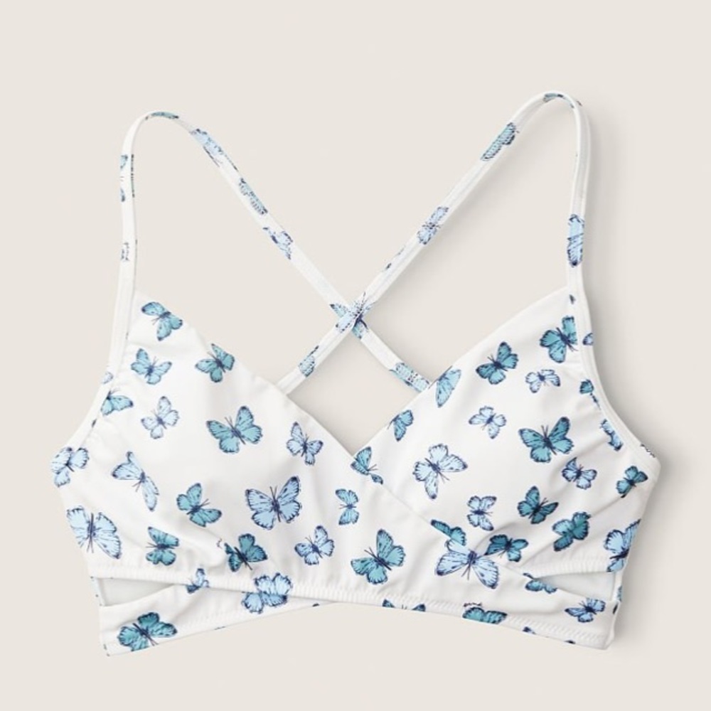 NWT VICTORIA’S SECRET SWIM WRAP TOP👙🦋